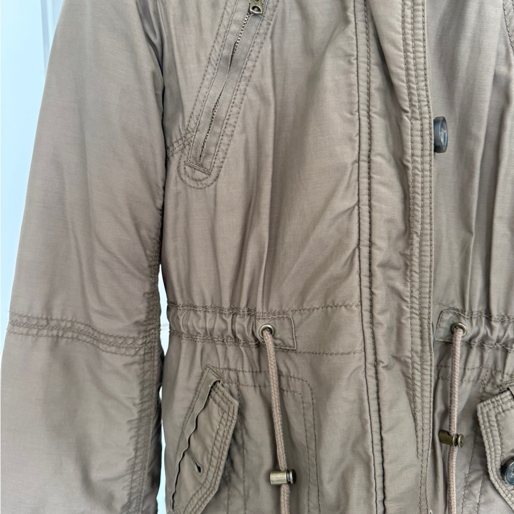 American Eagle Outfitters Tan Jacket with Plaid Lining - Picture 3 of 8